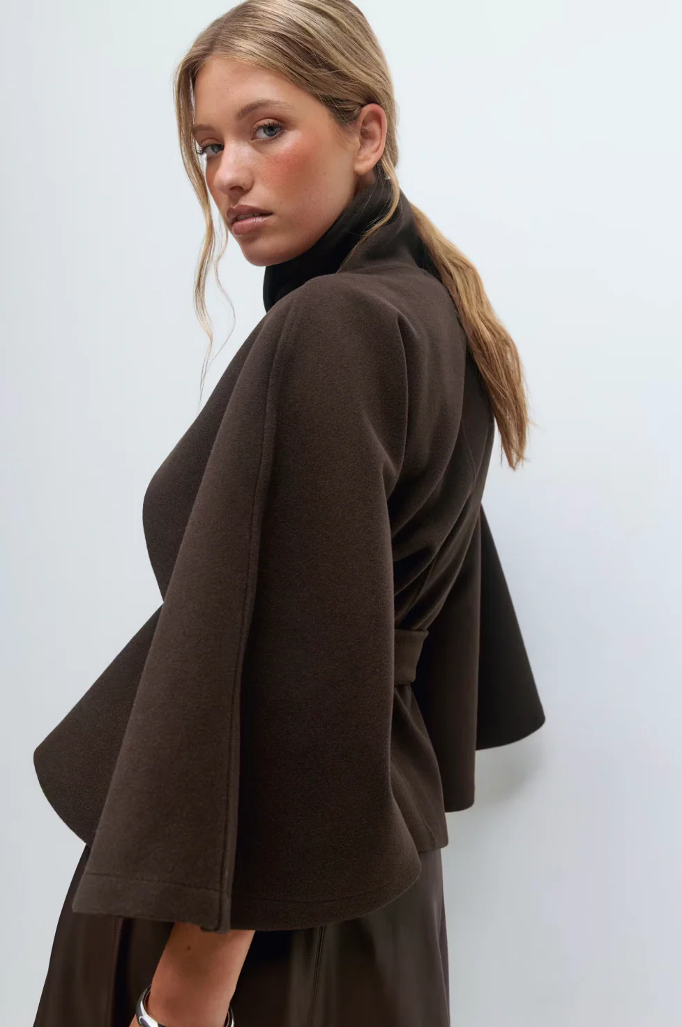 Manteau CYRVA – Sculpture Hivernale